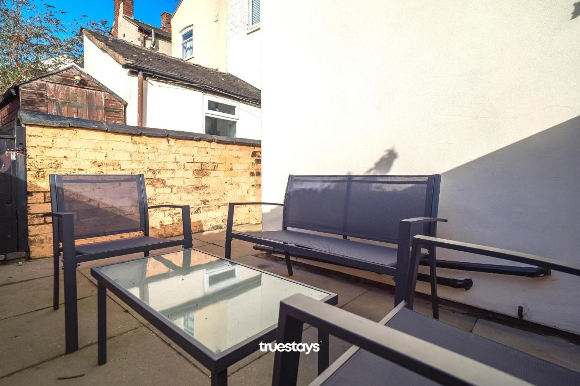 Penkhull House By Truestays - 4 Bedroom House In Stoke-On-Trent ภายนอก รูปภาพ
