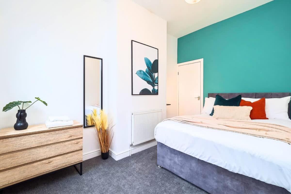 Penkhull House By Truestays - 4 Bedroom House In Stoke-On-Trent ภายนอก รูปภาพ